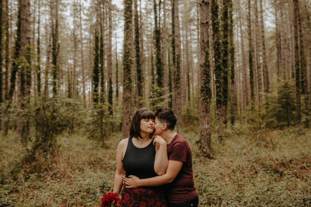 Séance couple en Forêt | Tara & Cassandra